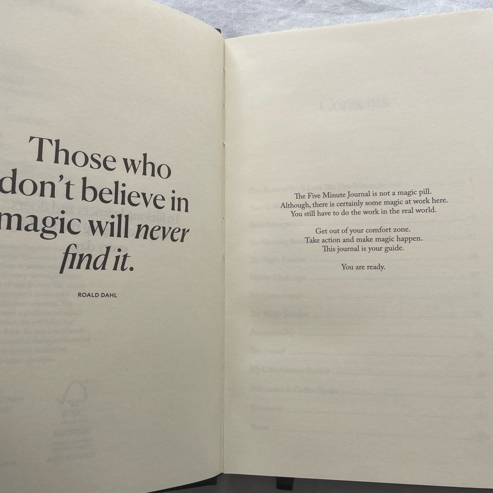 The Five Minute Journal - Black and Gold - Picture 2 of 4